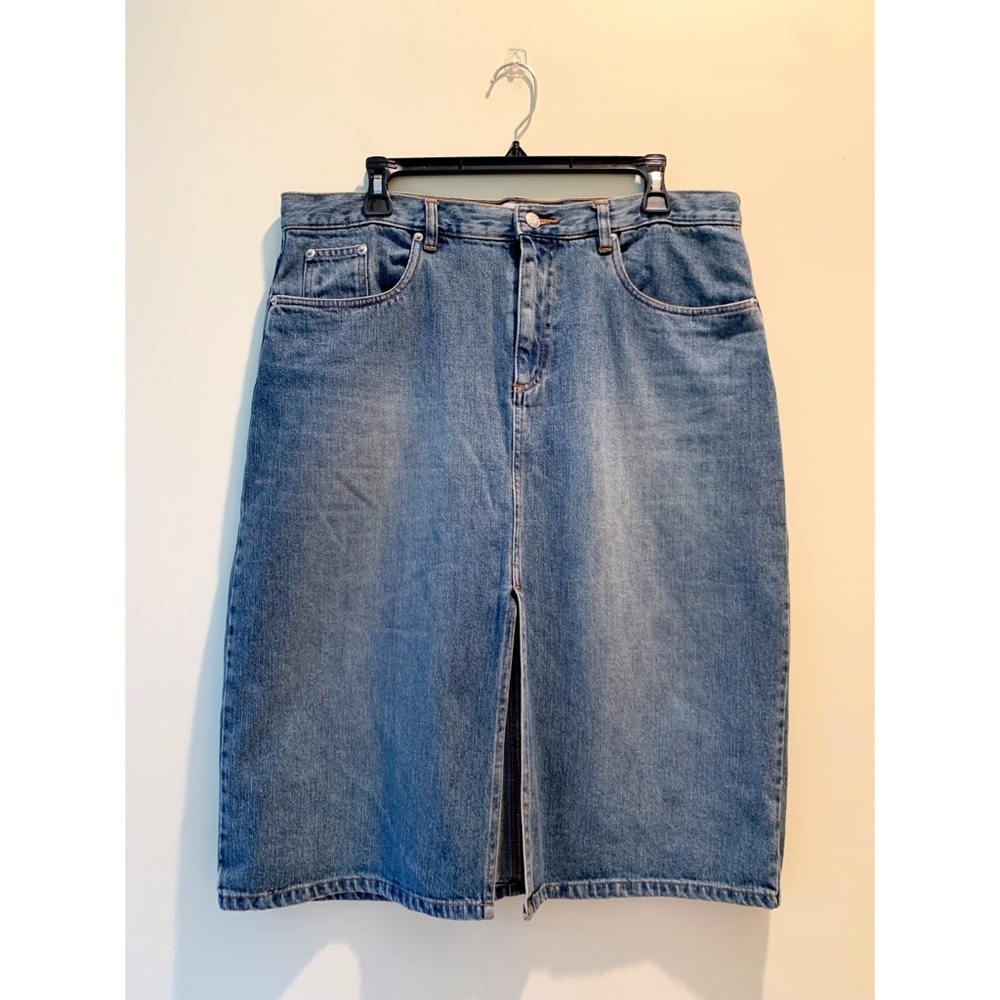 Sun-Washed Denim Midi Skirt — Retro Y2K Hippie Cool - Size 12